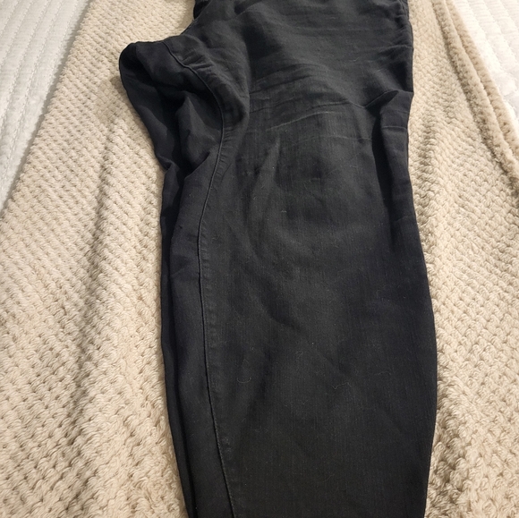 Plus size Black Torrid Jeans - Picture 6 of 6